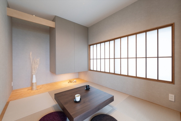 大壁和室には、美しい吉村障子を設えました。 株式会社 結－YUI－｜人の思いをデザインする、富山の注文住宅の施工事例 パノラマの景色が広がる家 ｜みずかぜモデル