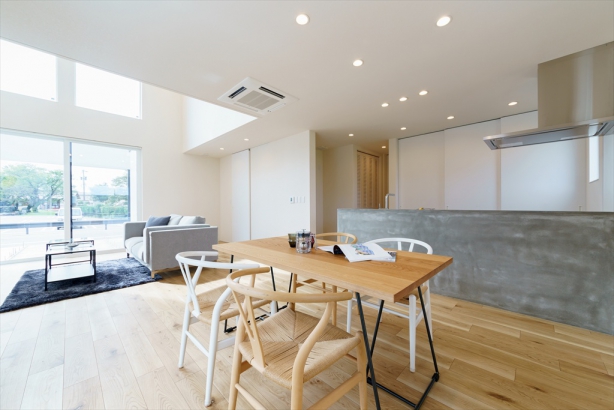   株式会社 結－YUI－｜人の思いをデザインする、富山の注文住宅の施工事例 アートを感じるインナーガレージの家