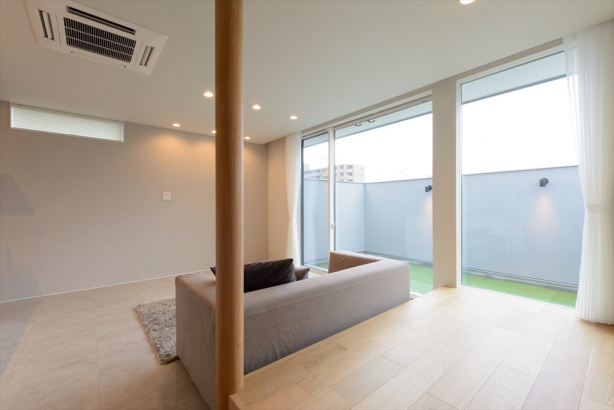   株式会社 結－YUI－｜人の思いをデザインする、富山の注文住宅の施工事例 街中の白いデザイナーズハウス