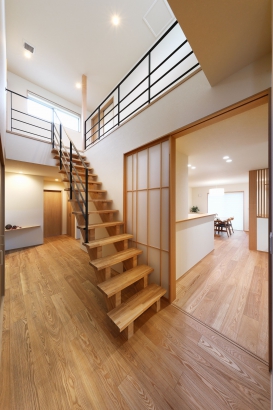 ホール･階段 チューモク株式会社の施工事例 世代を繋ぐ和モダンの家