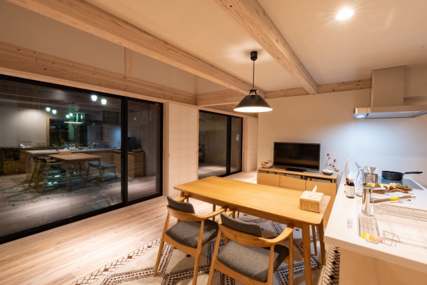 1階で生活は完結。ロフト部分は趣味の部屋にもできます。 casa TONAMI（カーサ となみ）の施工事例 伝統美と最新技術から生まれた家　   casa amare (カーサ アマーレ）