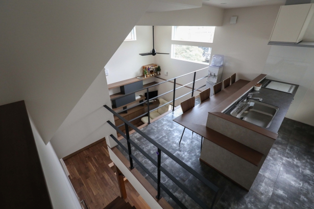   株式会社 家元 IEMOTO  | 富山 デザイン注文住宅の施工事例 サンクンリビングに集う家
