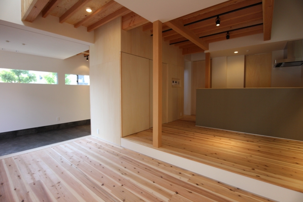   株式会社 家元 IEMOTO  | 富山 デザイン注文住宅の施工事例 通り土間のある家