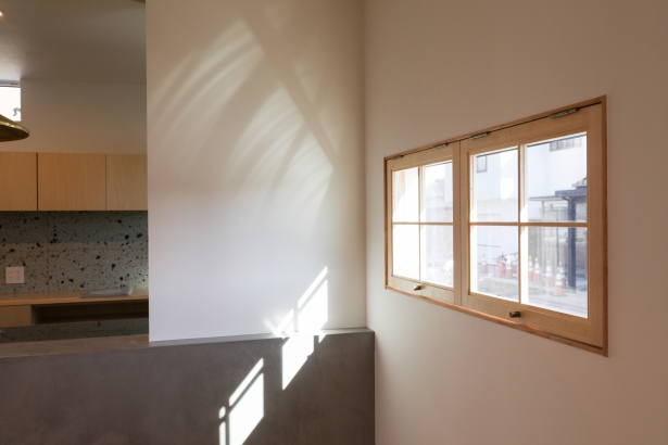   株式会社 家元 IEMOTO  | 富山 デザイン注文住宅の施工事例 心ときめくオリジナル窓のある家