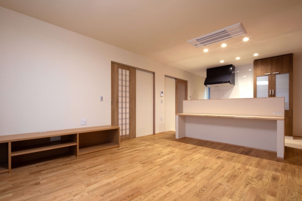   株式会社 家元 IEMOTO  | 富山 デザイン注文住宅の施工事例 ちょうどいい距離感のある家