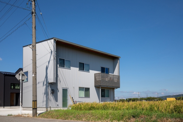   株式会社 家元 IEMOTO  | 富山 デザイン注文住宅の施工事例 白山を眺める家