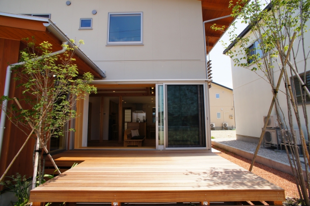   木の香㈱前川建築の施工事例 自然室温で暮らす家
