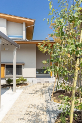   木の香㈱前川建築の施工事例 山といっしょにおおらかに暮らす家