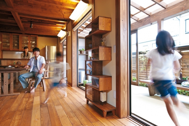   野島建設　温かい人が集まる暖かい家　NOJIMAの“ゼロ・ハウス“の施工事例 木の香り漂う落ち着く住空間