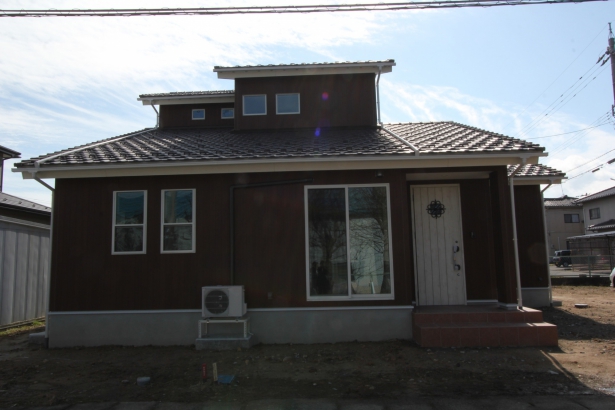   デキノヤホーム｜富山県 ｜木の家づくりの施工事例 ２世帯で永く住まう北欧カントリーの家