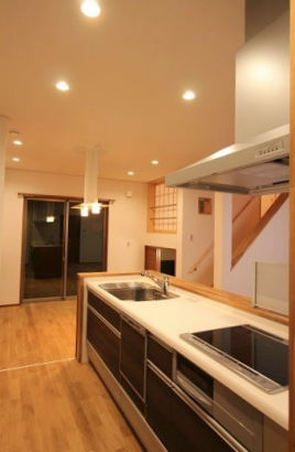   デキノヤホーム｜富山県 ｜木の家づくりの施工事例 中二階に和室のある家