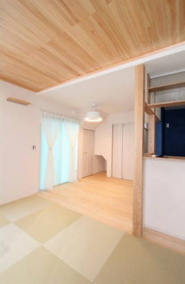   デキノヤホーム｜富山県 ｜木の家づくりの施工事例 ブルーを基調とした爽やかな家