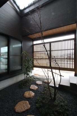   デキノヤホーム｜富山県 ｜木の家づくりの施工事例 テラスが2つある和モダンな家