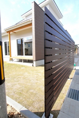   デキノヤホーム｜富山県 ｜木の家づくりの施工事例 庭まで続く開放的なLDKのある家
