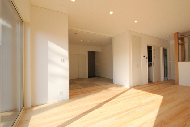   デキノヤホーム｜富山県 ｜木の家づくりの施工事例 収納たっぷり、秘密の扉のある家