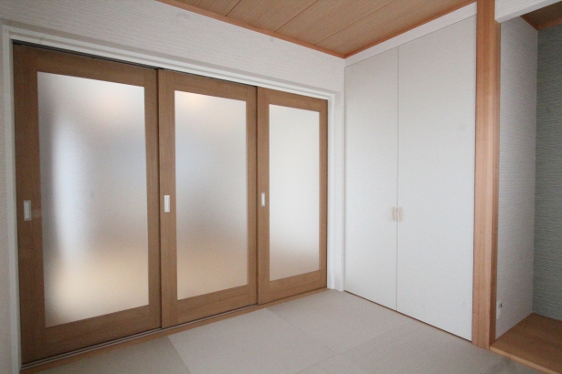   デキノヤホーム｜富山県 ｜木の家づくりの施工事例 玄関に手洗い場のある家